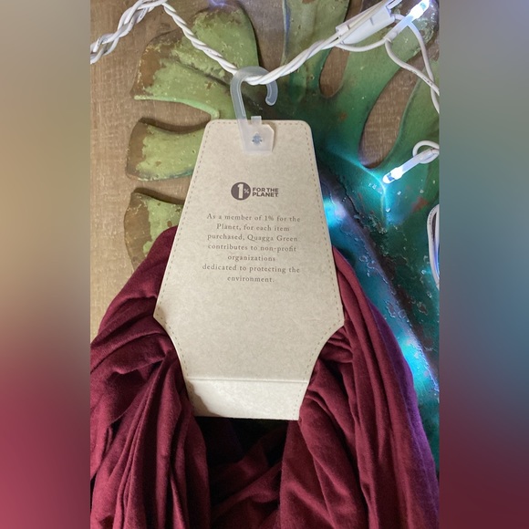 GreenLabel SCARF NWT long wrap around pretty wine burgundy color - Picture 4 of 8
